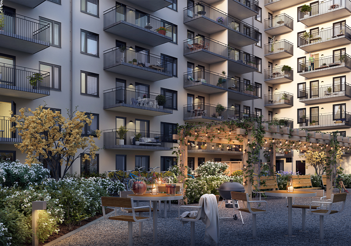 På gården finns möjlighet till lek, grillkvällar och sköna stunder. Fokus på innergården är mysiga sittgrupper, avkopplande gräs ytor och en pergola där du kan ta skydd mot solen eller ta en kaffe med grannarna.