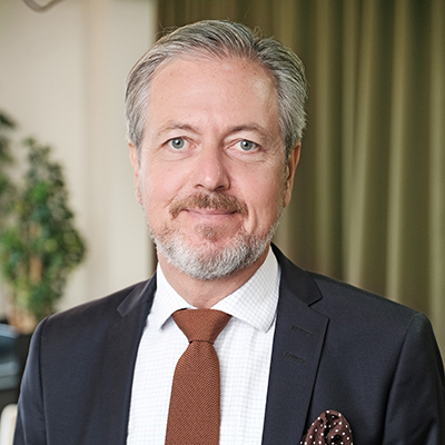 Nicklas Björklund är reg mäklare på Skandiamäklarna.